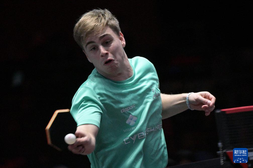 一杆进洞直 一杆进洞直